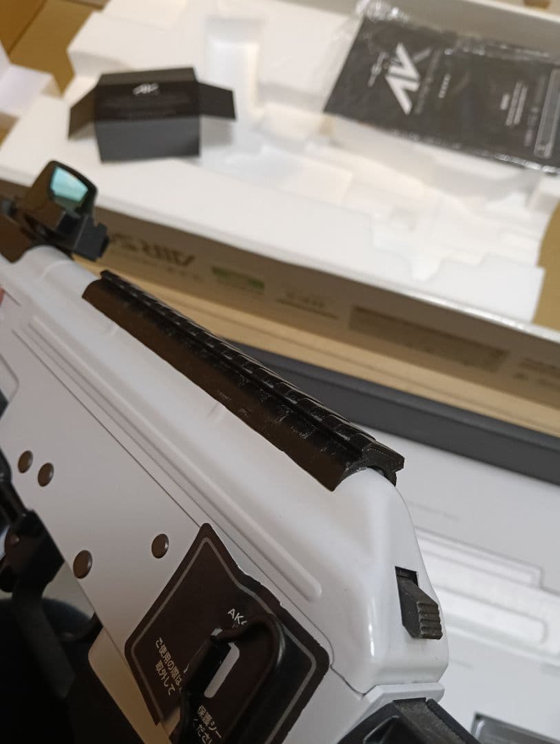 東京マルイ 次世代電動ガン AKホワイトストーム　マイクロプロサイト、ライト他