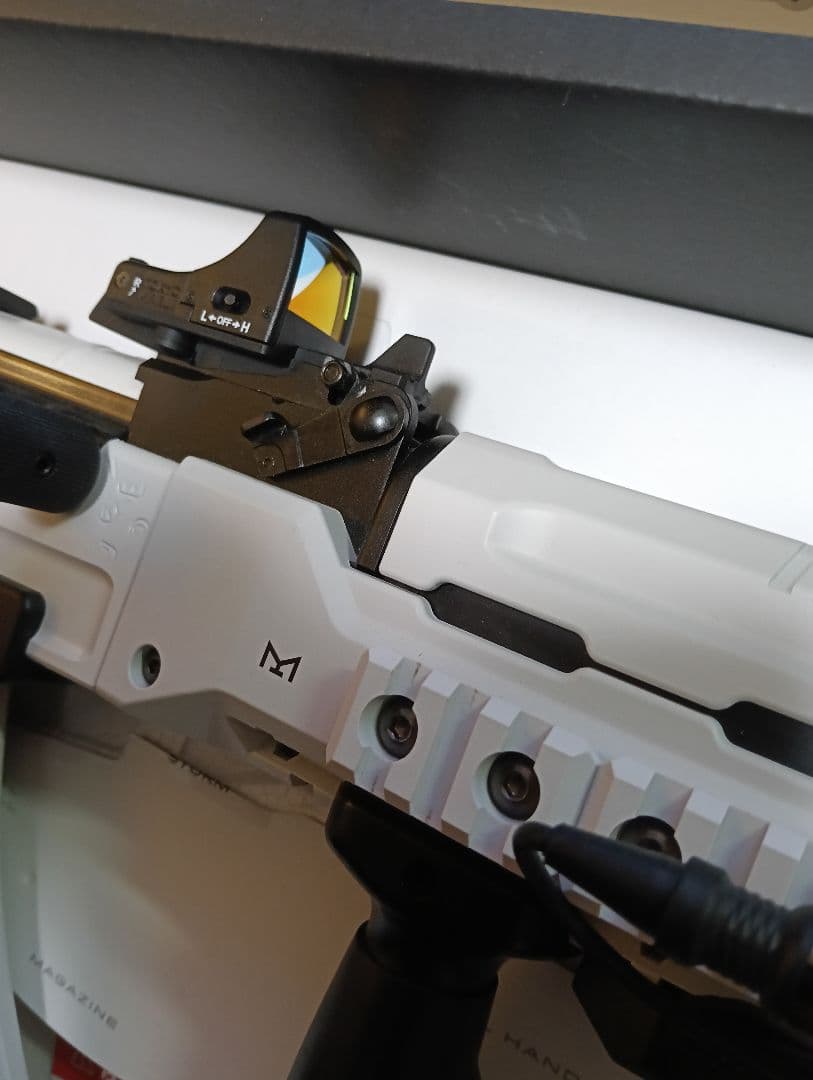 東京マルイ 次世代電動ガン AKホワイトストーム　マイクロプロサイト、ライト他