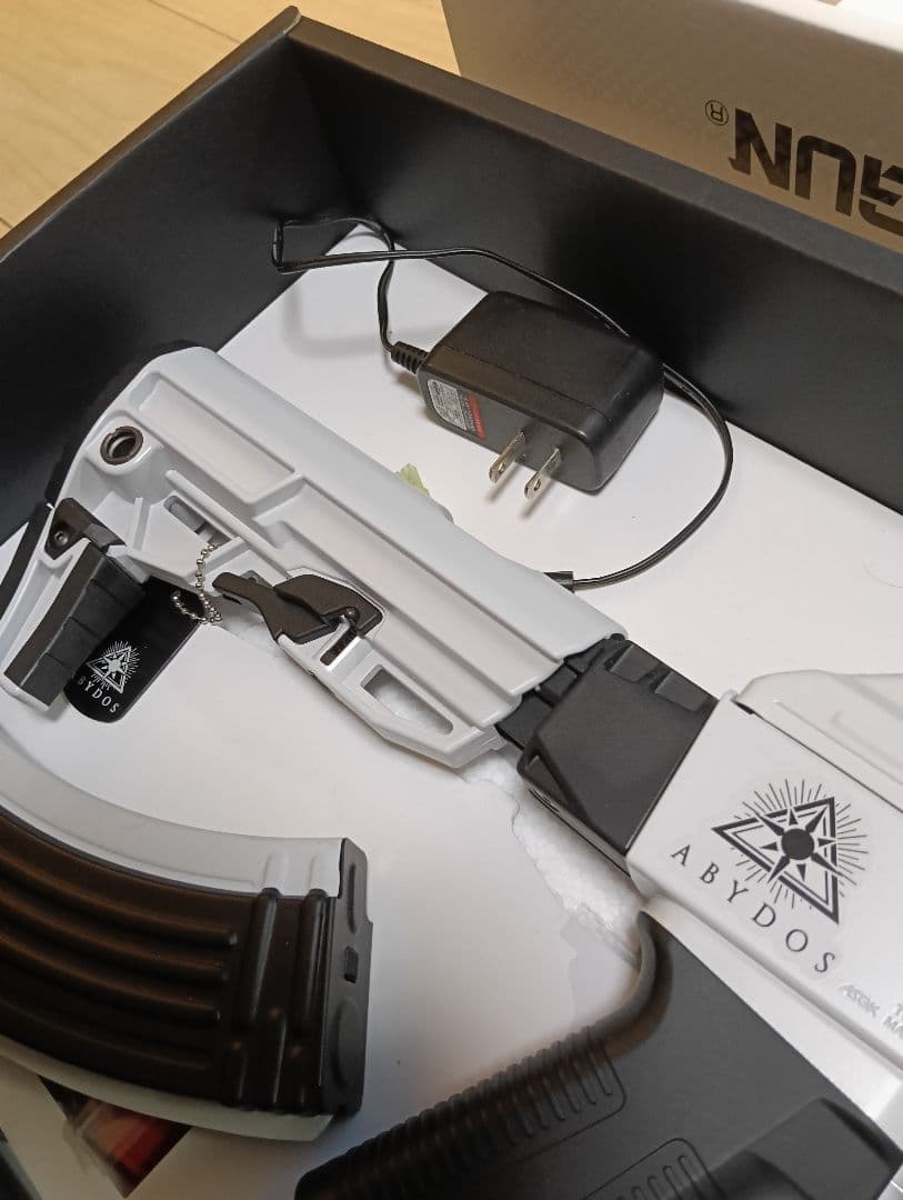 東京マルイ 次世代電動ガン AKホワイトストーム　マイクロプロサイト、ライト他