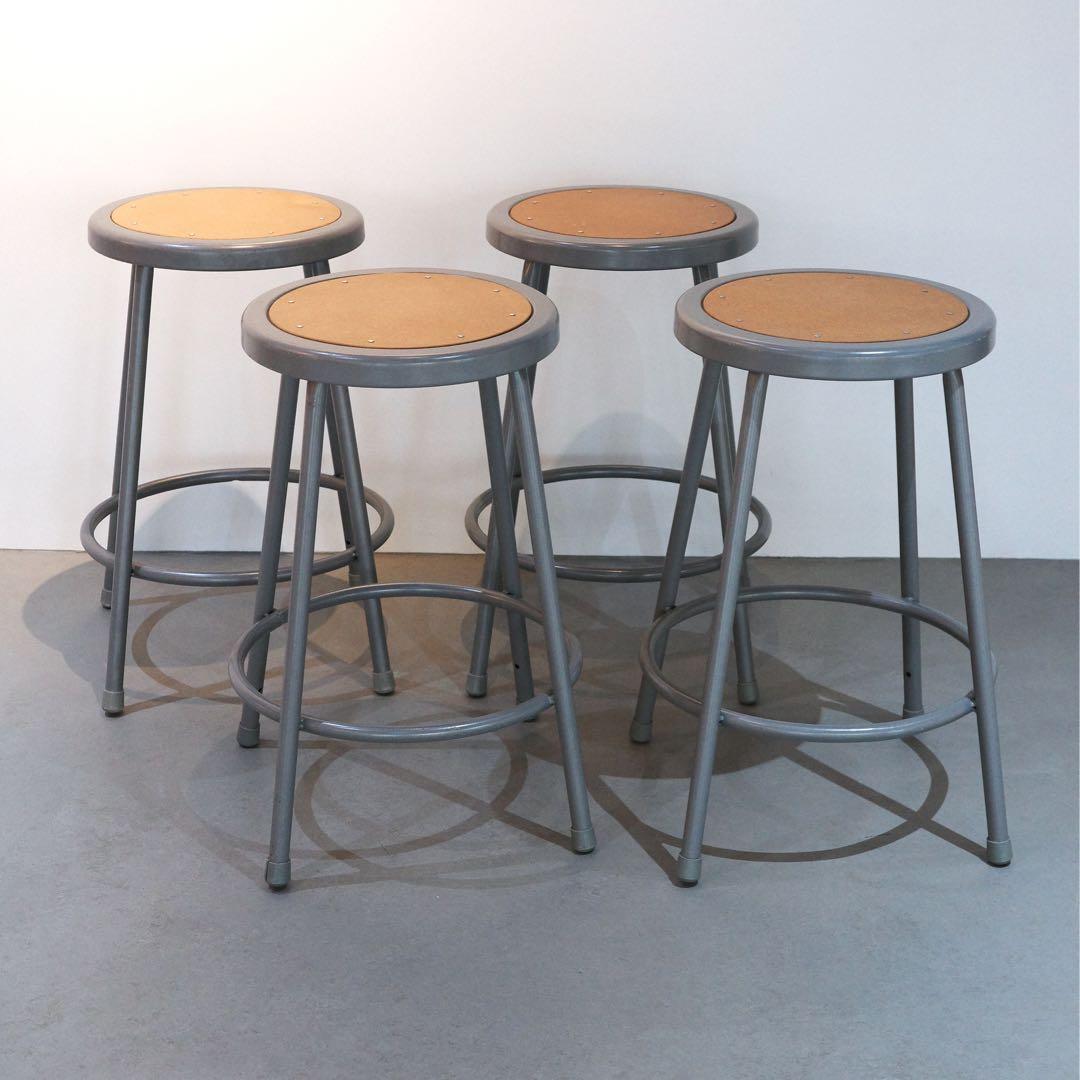 P.F.S LAB STOOL Round M 4脚