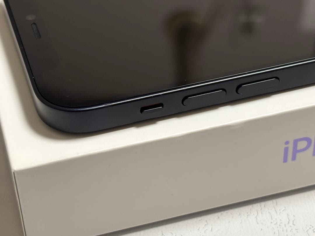 すり傷 iPhone12 本体 黒 128GB iPhone 12 Apple