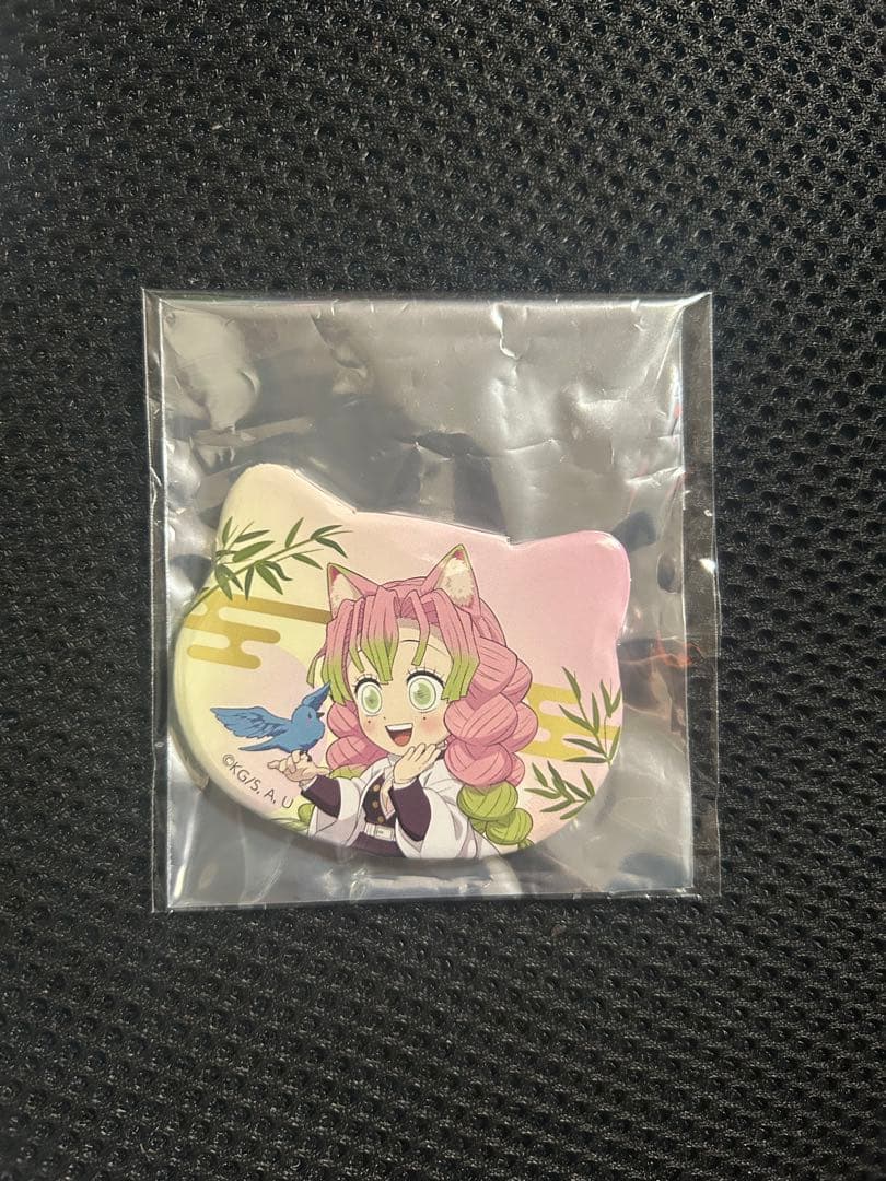 【外袋付き】 鬼滅の刃 甘露寺蜜璃 特別任務賞 ねこ型缶バッジ ナンジャタウン