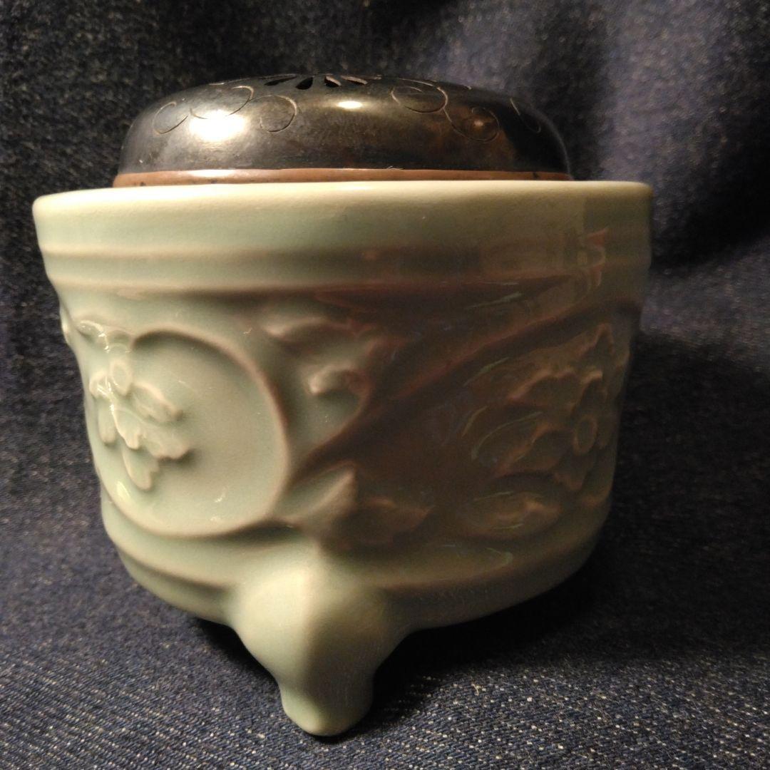 青磁焼　銀蓋　花模様の陶器香炉　骨董　お香