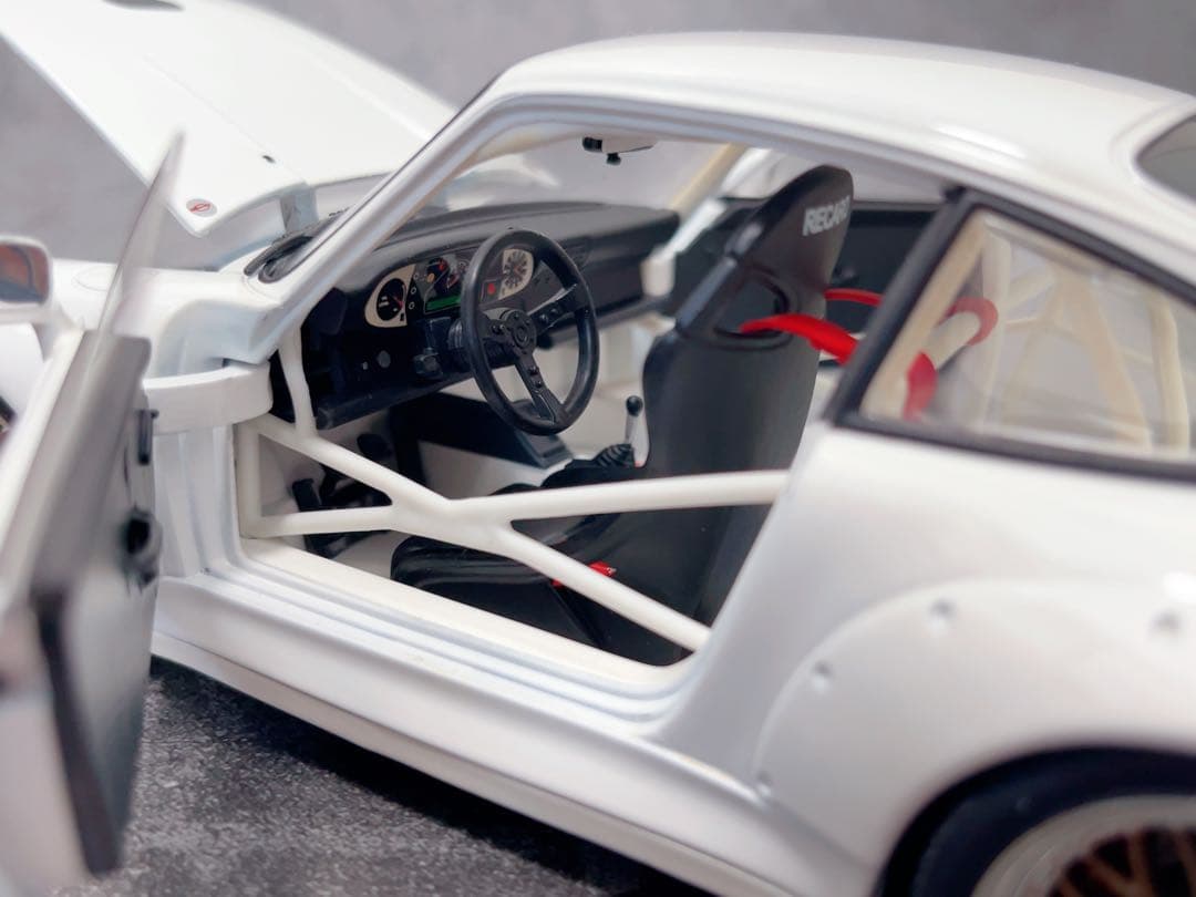 1/18 UT ポルシェ 911 (993) GT2 Evo Porsche