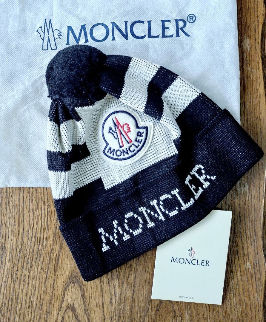 モンクレール MONCLER ニット帽・ワッチ　ブラック ボーダー ポンポン付