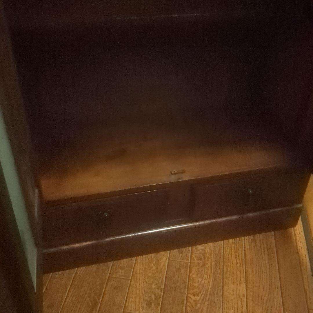 木製キャビネット ガラス扉付き