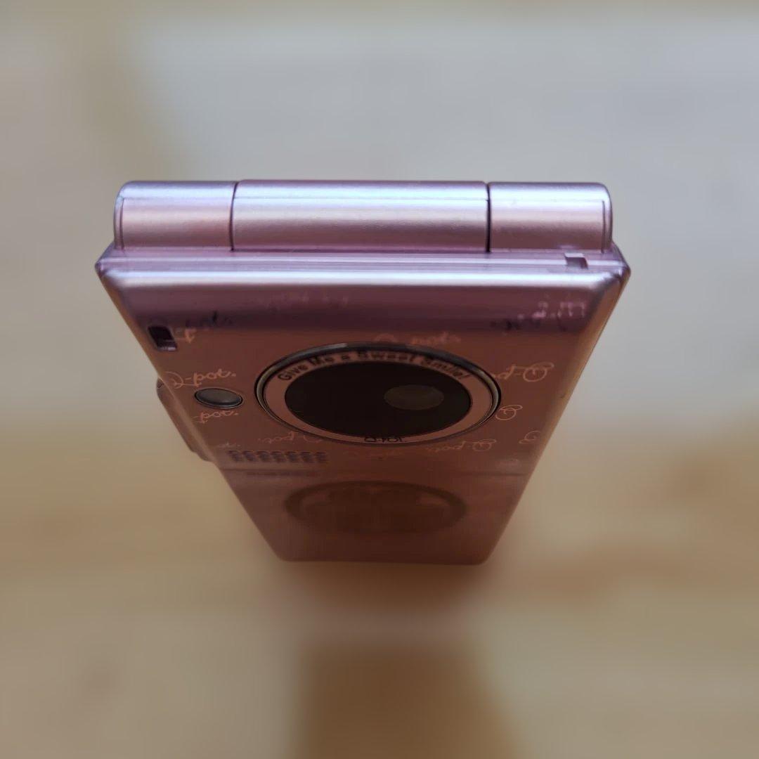 Q-pot Melty Strawberry ピンク　ガラケー