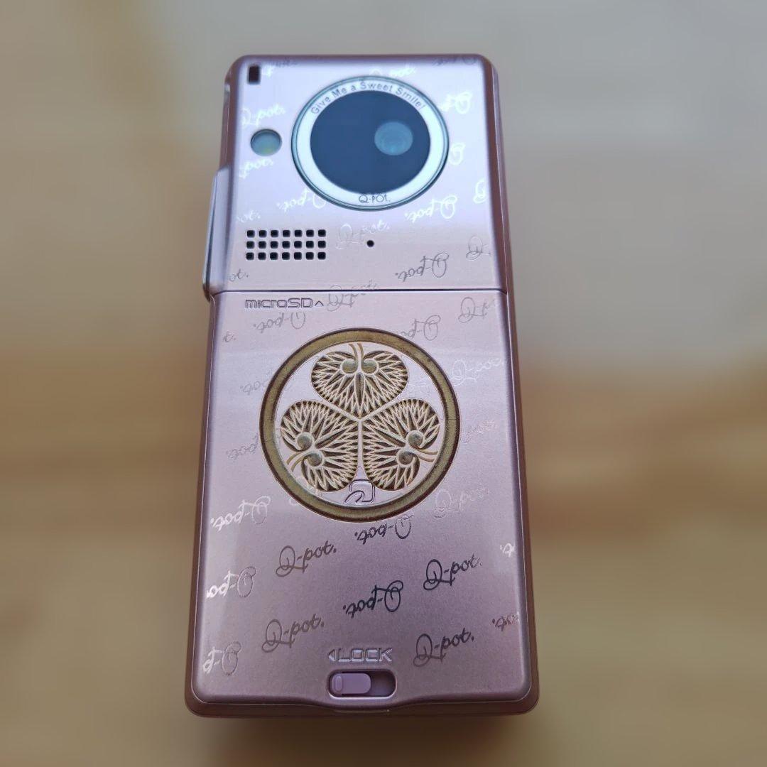 Q-pot Melty Strawberry ピンク　ガラケー