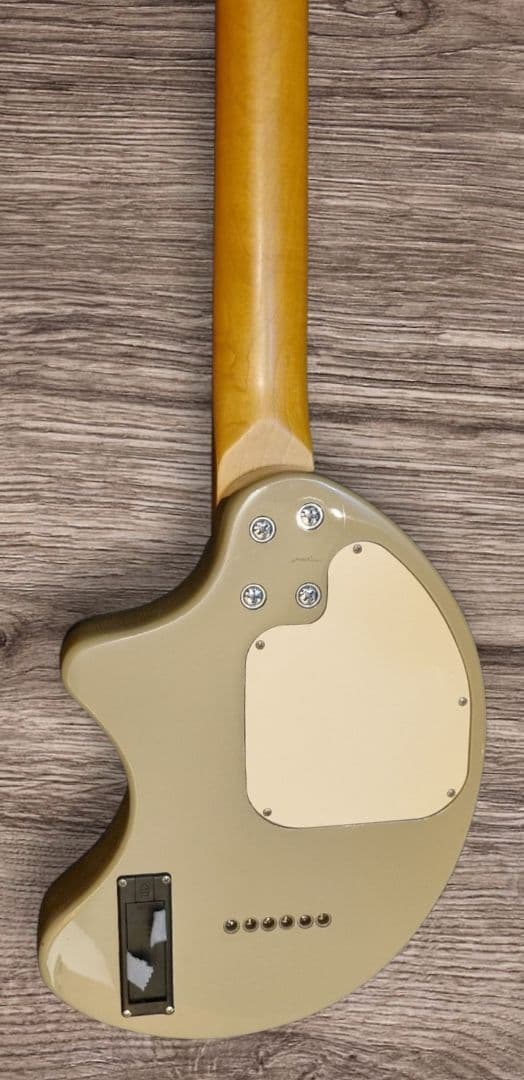 フェルナンデスZO-3ゾーサンエレキギター 内線スピーカー美品