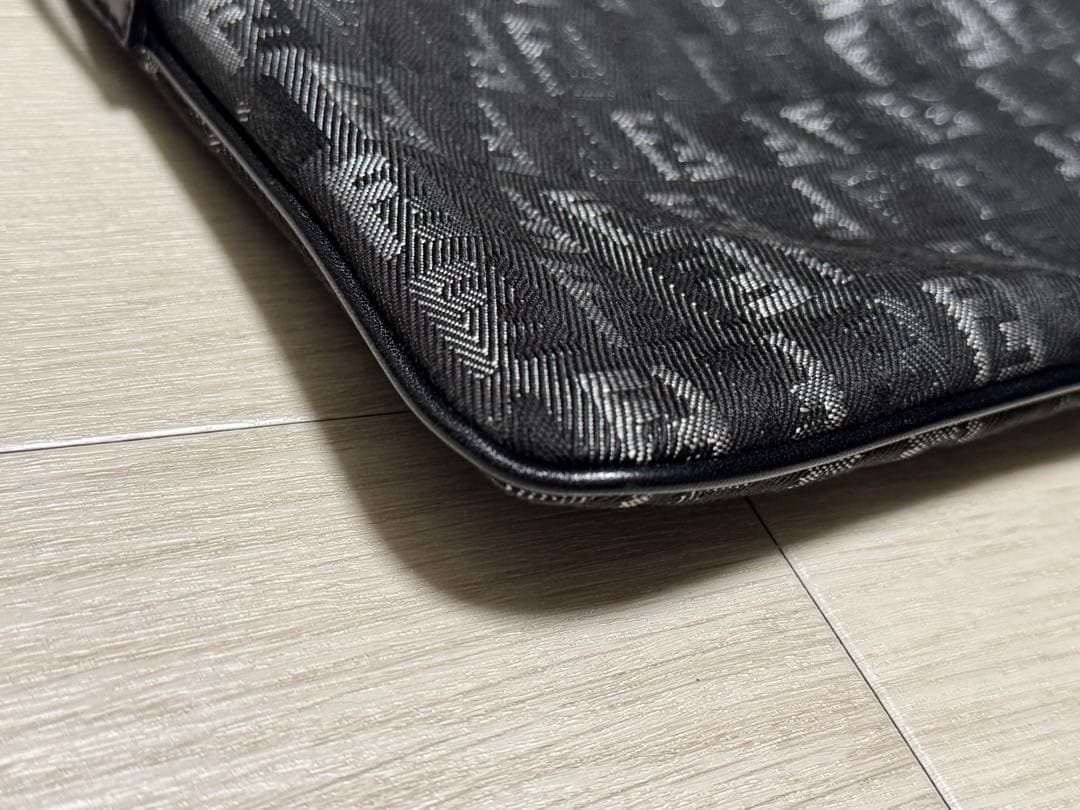 フェンディ　ショルダーバッグ ズッキーノ ズッカ柄　光沢　ブラック