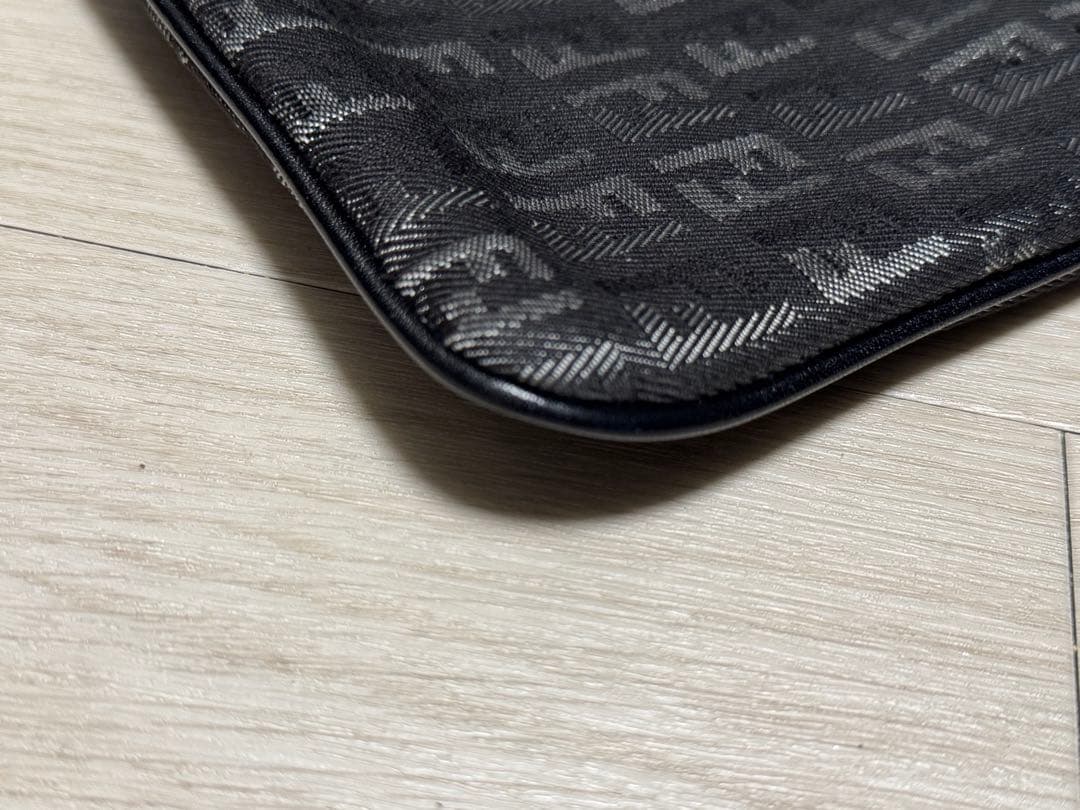 フェンディ　ショルダーバッグ ズッキーノ ズッカ柄　光沢　ブラック