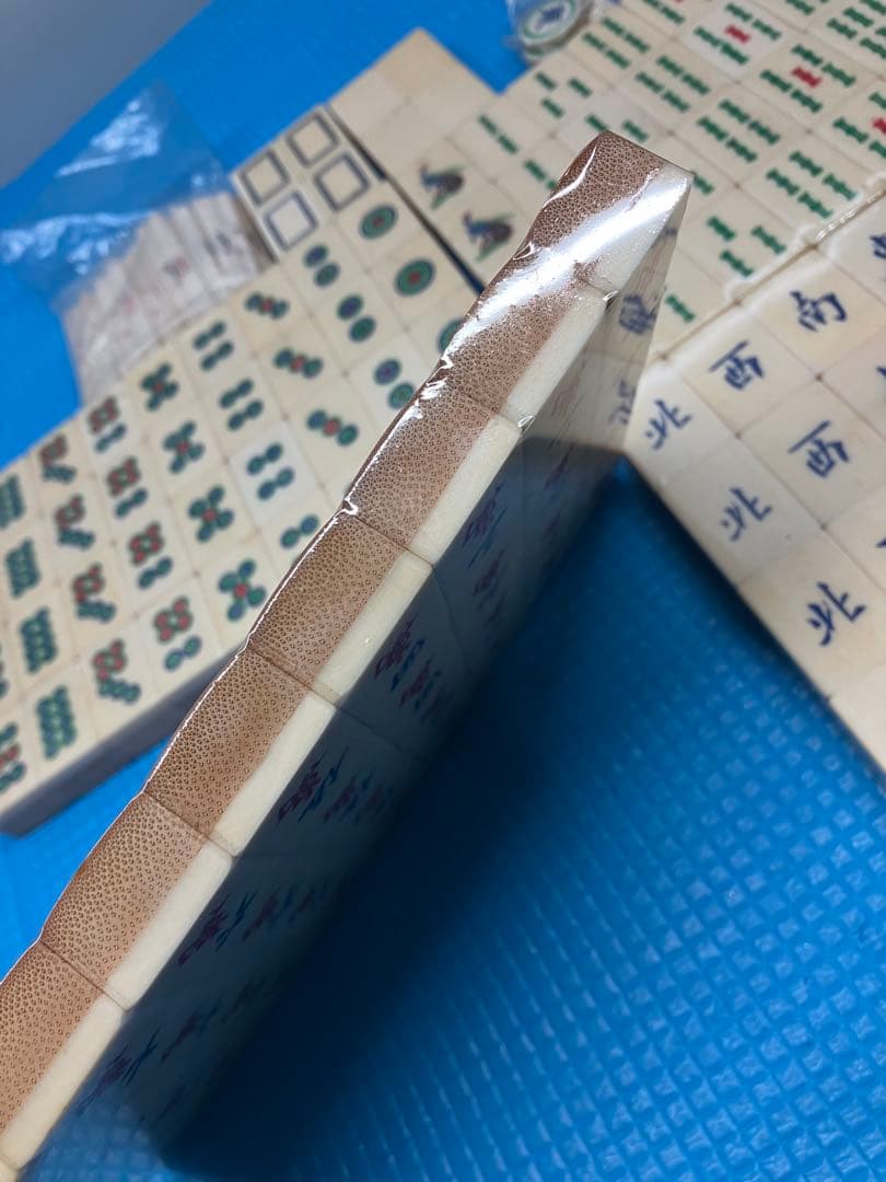 B0101)未開封　時代物　骨面竹背麻雀牌　ケース付き　麻雀約1700g