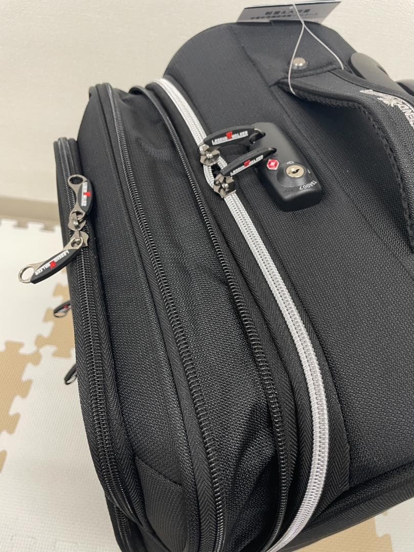 【軽量・便利な前ポケット付き！】LEGEND WALKER ソフトケース Ｓ