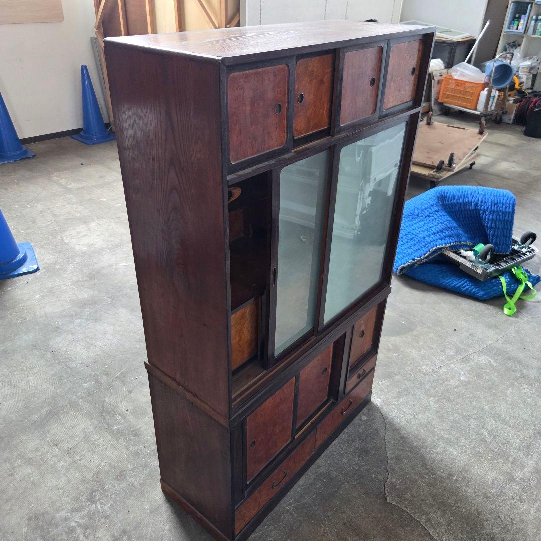 アンティーク風木製箪笥 ガラス扉付き