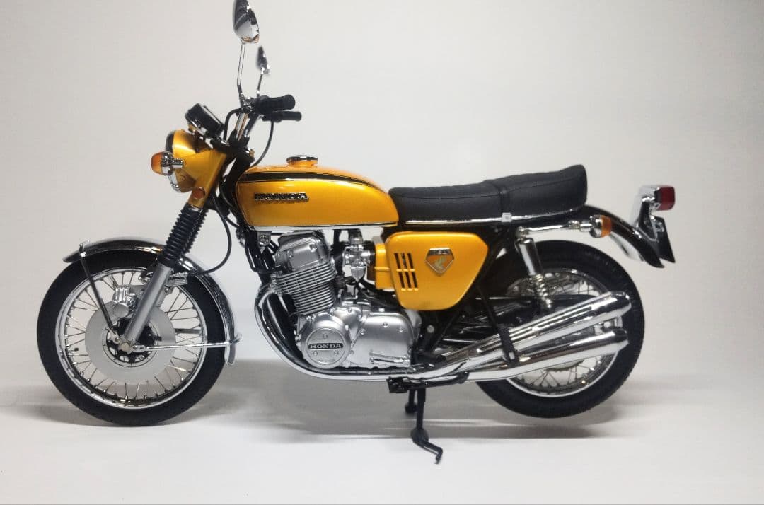 ミニチャンプス 1/6 HONDA CB750 ゴールド　ミニカー　バイク模型