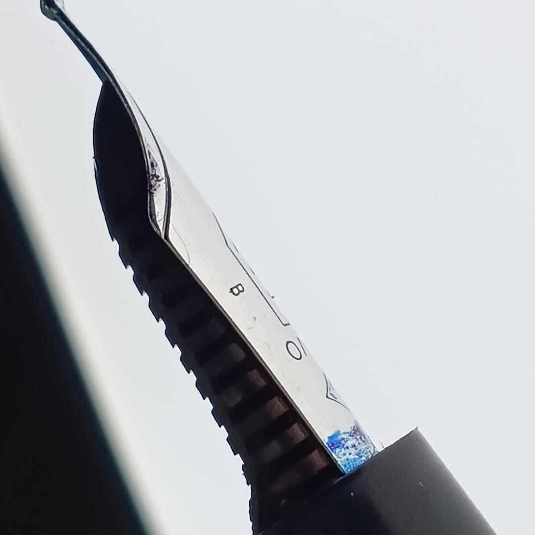 OMAS オマス 万年筆 18Ｋ イタリア Ｓ2001 ブラック×シルバー