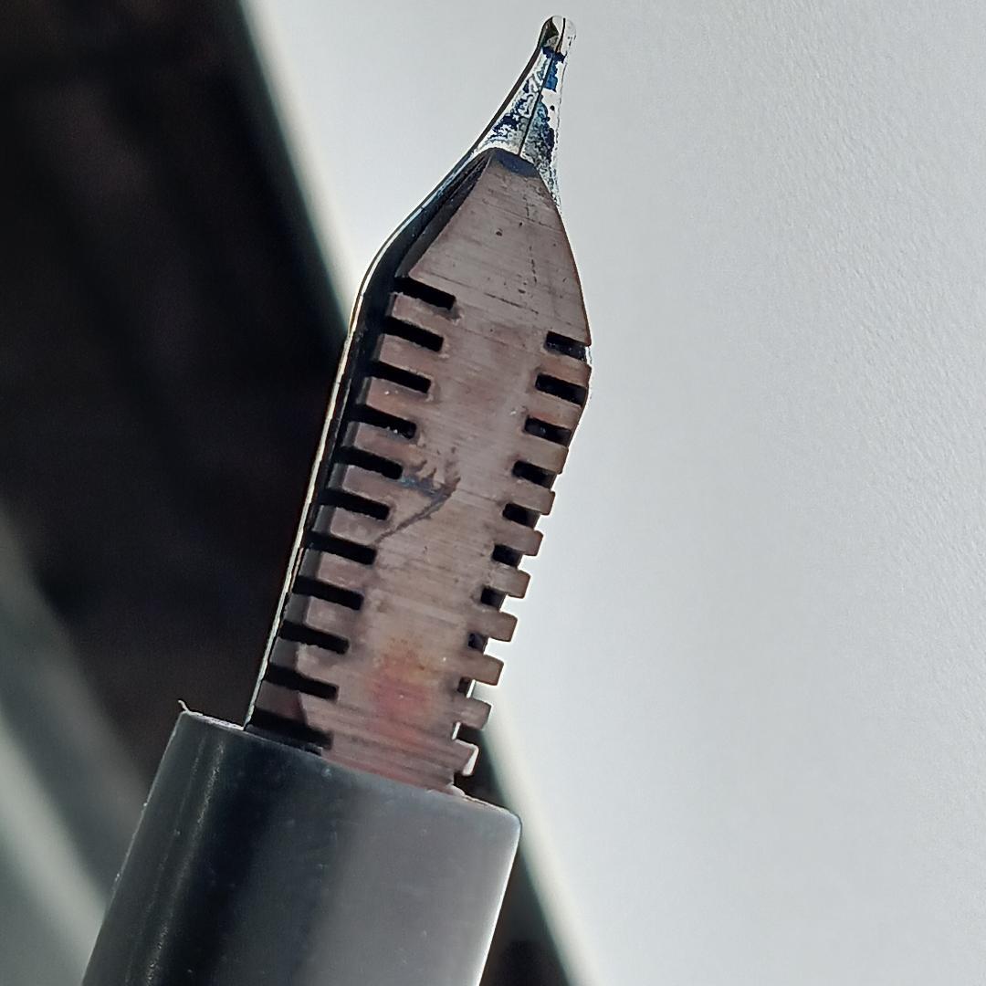 OMAS オマス 万年筆 18Ｋ イタリア Ｓ2001 ブラック×シルバー