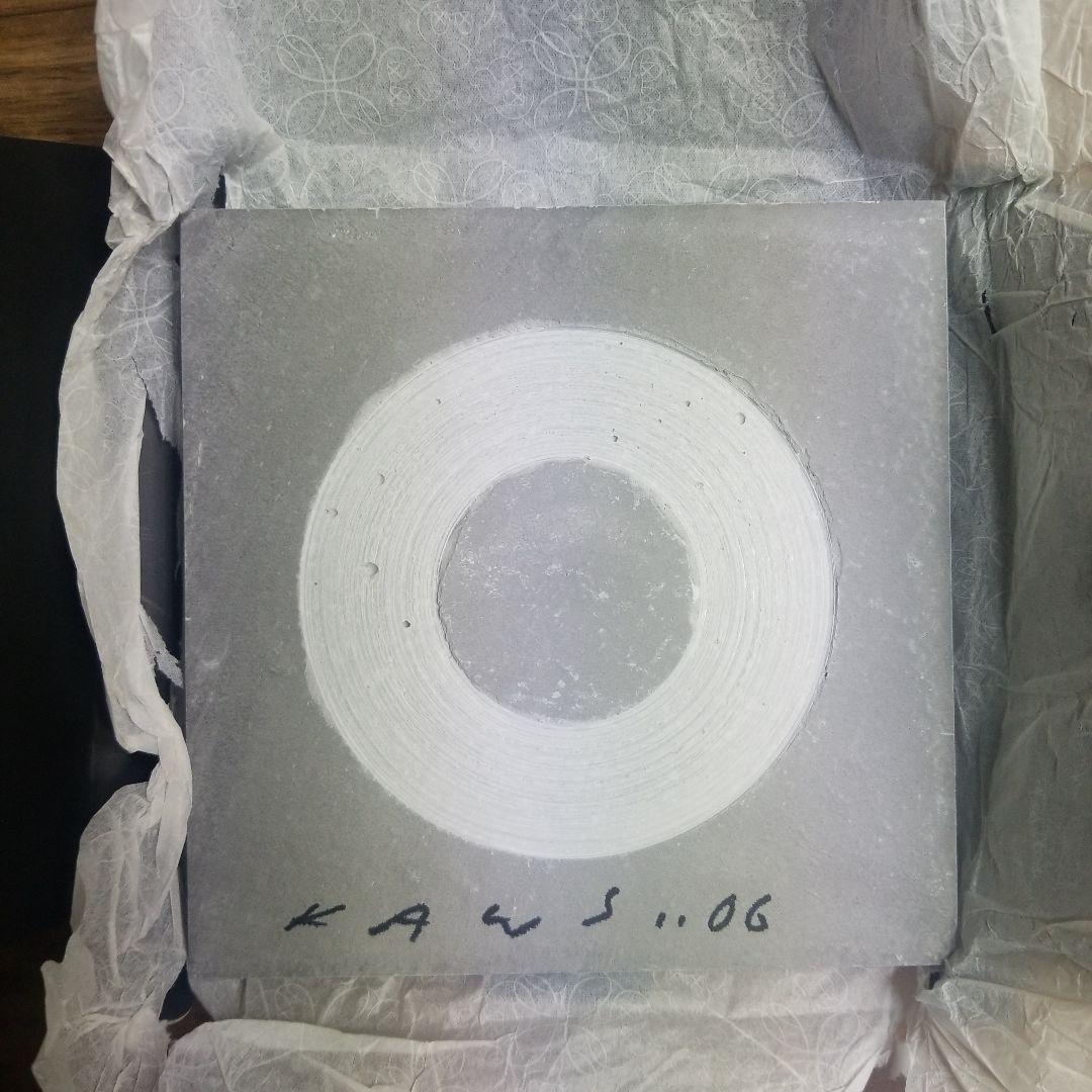 KAWS オリジナルフェイク 青山 タイル 限定 ノベルティ