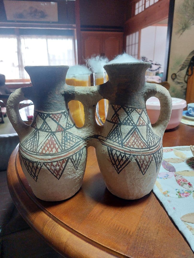 アンティーク　幾何学模様の双子の陶器壺