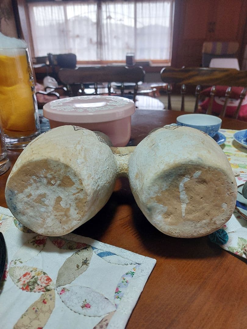 アンティーク　幾何学模様の双子の陶器壺