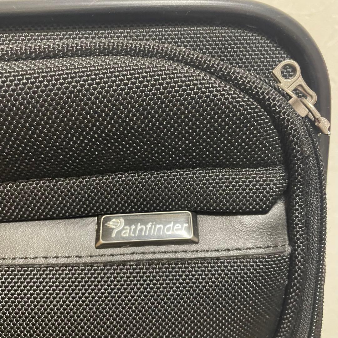 【美品】Pathfinder キャリーケース トランクケース トラベルバッグ 黒