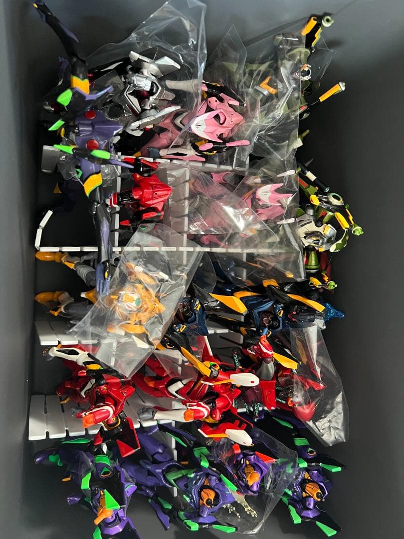 新品未使用 56体 廃版、限定品 リボルテック エヴァンゲリオン　30周年記念！