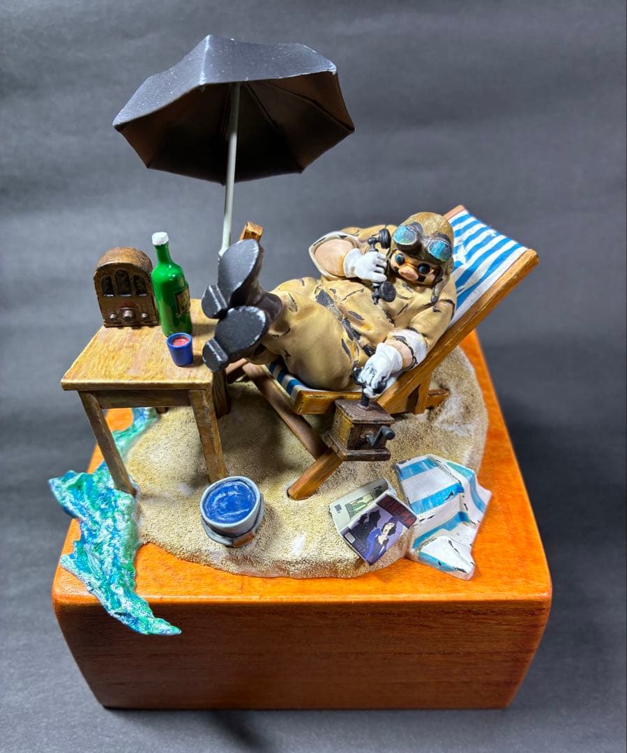 ファインモールド紅の豚(アジトのポルコ)台座付き塗装済み完成品