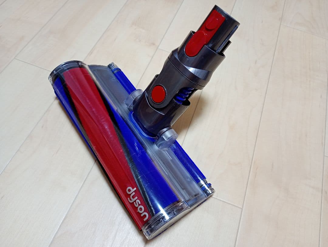 【使用少】dyson v8 ダイソン　スティッククリーナー本体　サイクロン掃除機