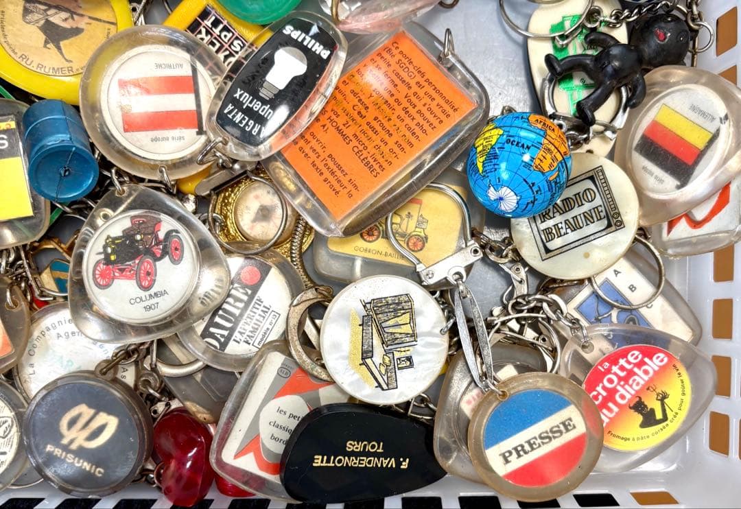 987【限定特価!100個!】ヴィンテージフランスフレンチ キーホルダー