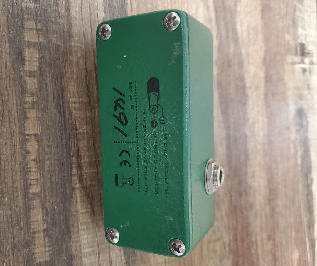 E.W.C. bass mid control (ベース用イコライザー)