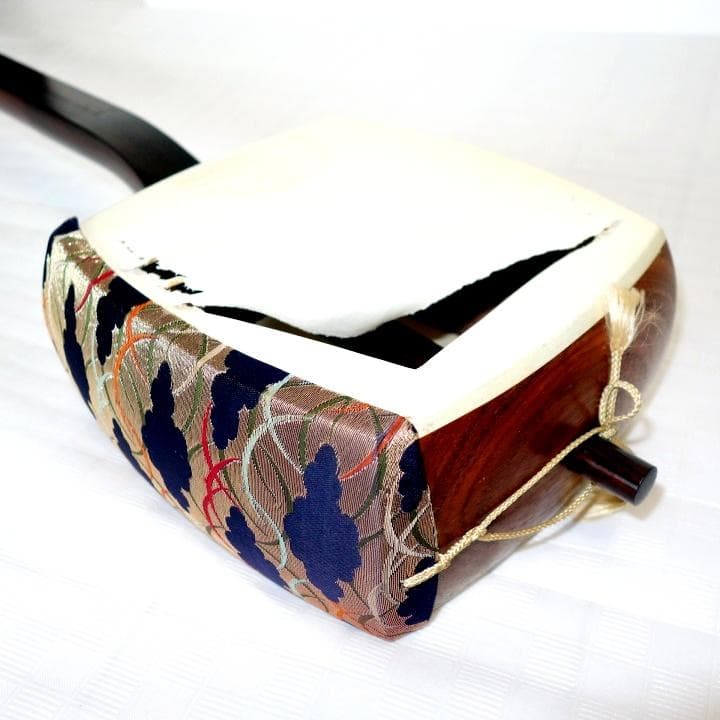 三味線　正寸　三ツ折　中棹　紫檀　丸打胴　弦なし　皮破れ