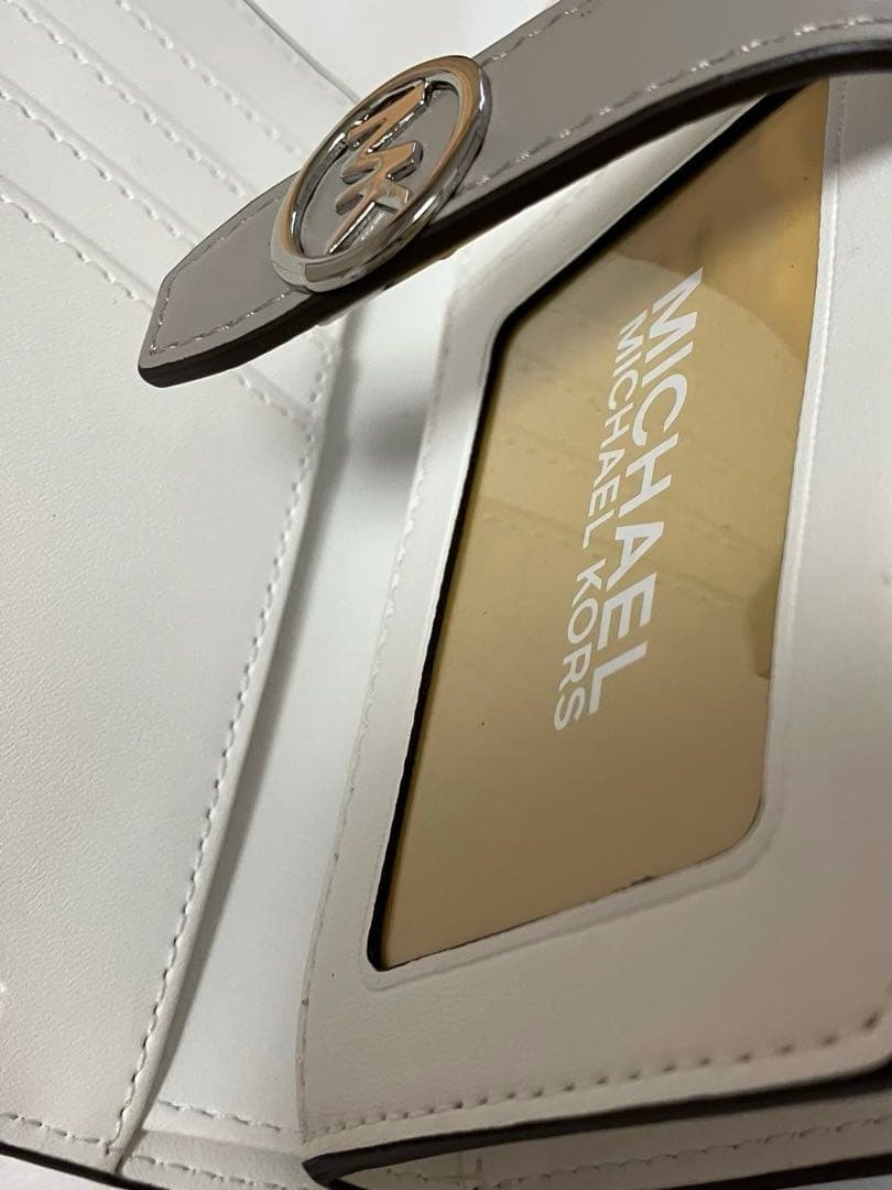 【新品タグ付き】 MICHAEL KORS マイケルコース 二つ折り財布 ブルー