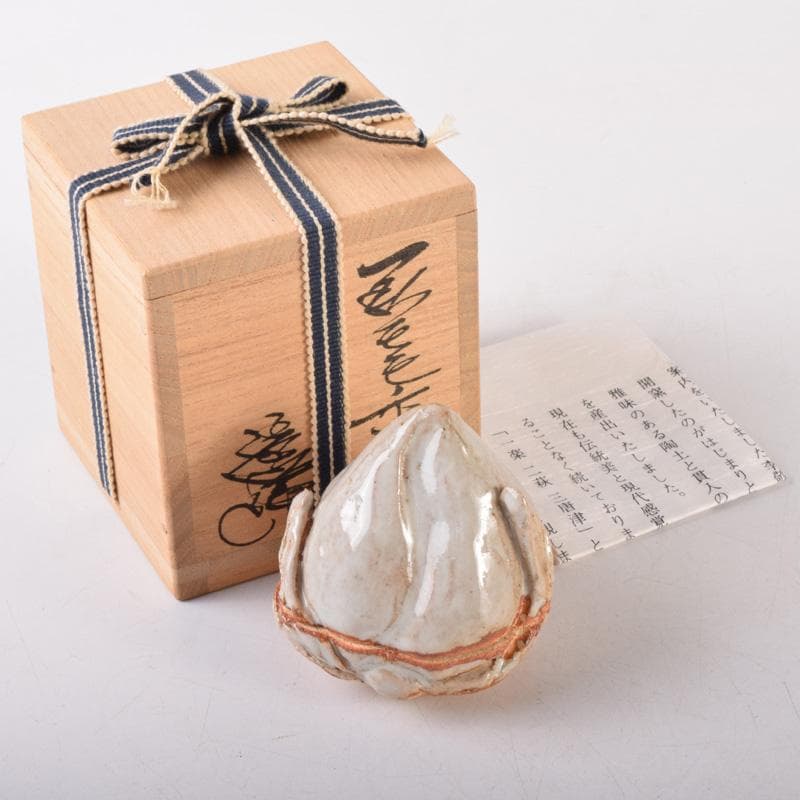 茶道具　萩焼　凌雲窯　小久保凌雲作　桃形　香合　共箱　V　8101