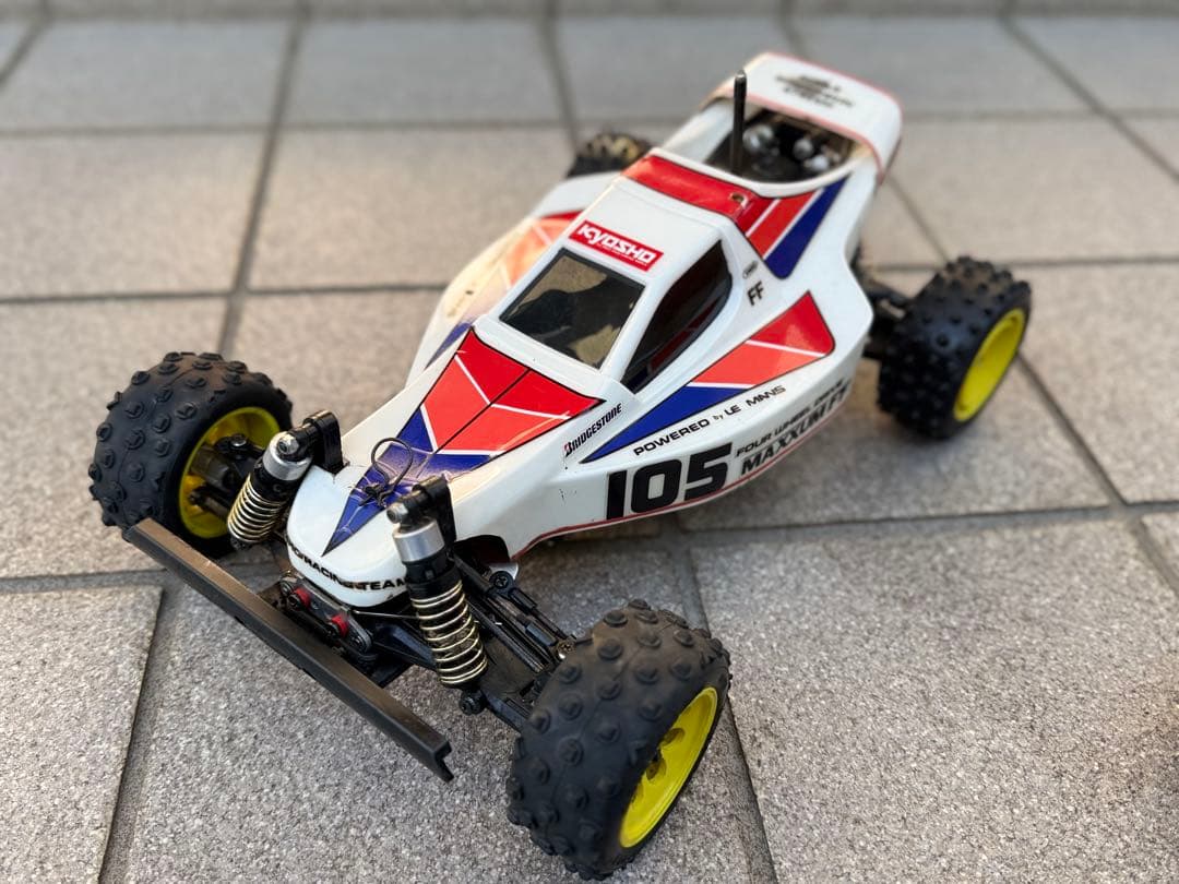 京商ラジコン　KYOSHO MAXXUM FF 1/10 オマケ付き。