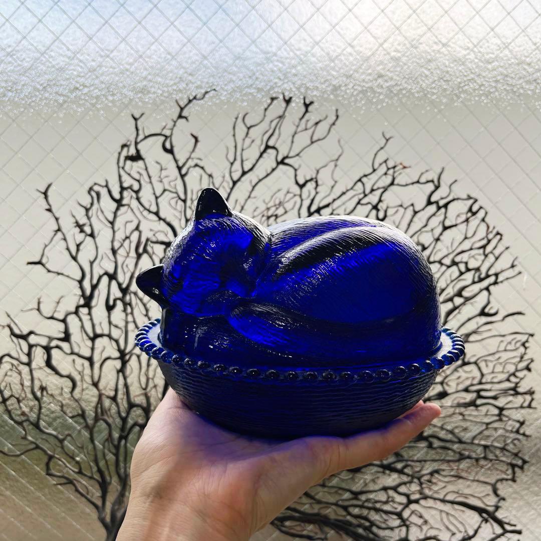 骨董　時代ガラス　希少　瑠璃色ガラス　眠り猫モチーフ　蓋物　菓子瓶　キャニスター