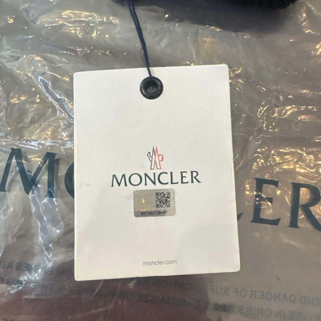 MONCLER ブラック ニット帽 ファー付き