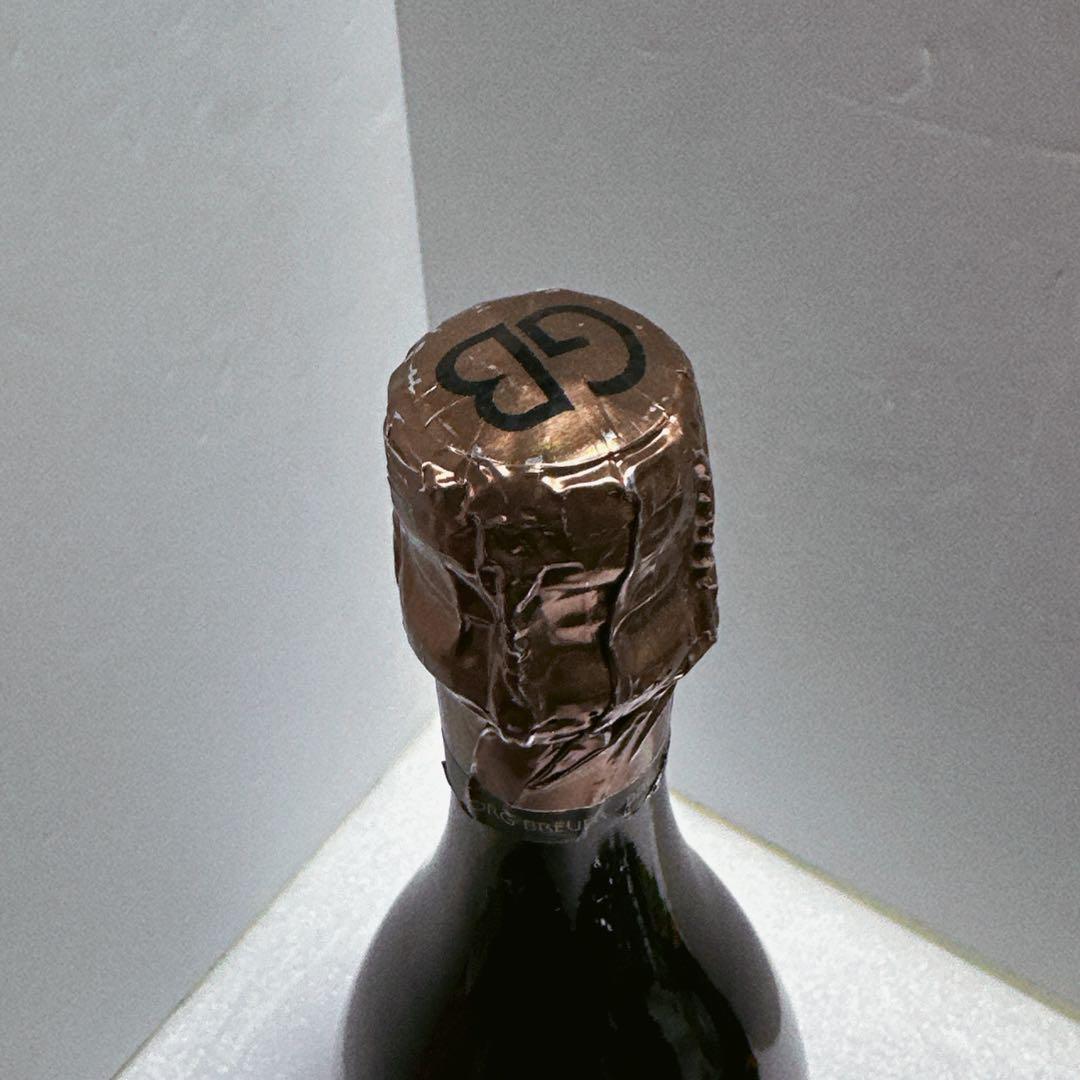 ゲオルグ・ブロイヤー陶器が張り付けてあり、高級感もあります。辛口ワイン