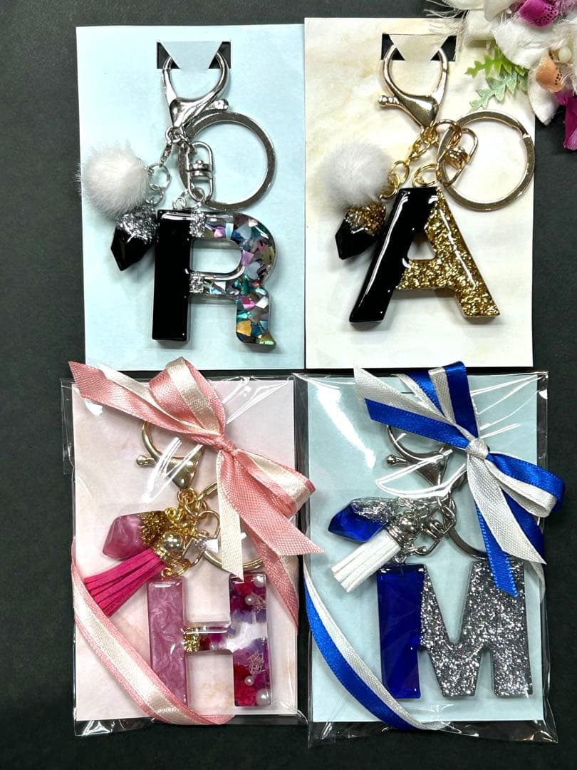 かこ　イニシャルキーホルダー　ドライフラワー　レジンチャーム　14点