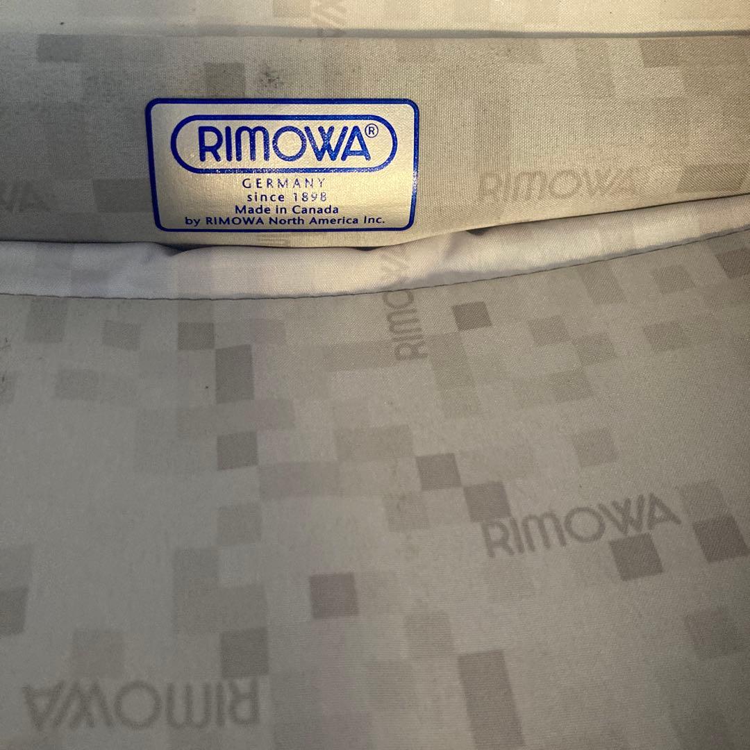 シュウ　リモワ　スーツケース Salsa 23L