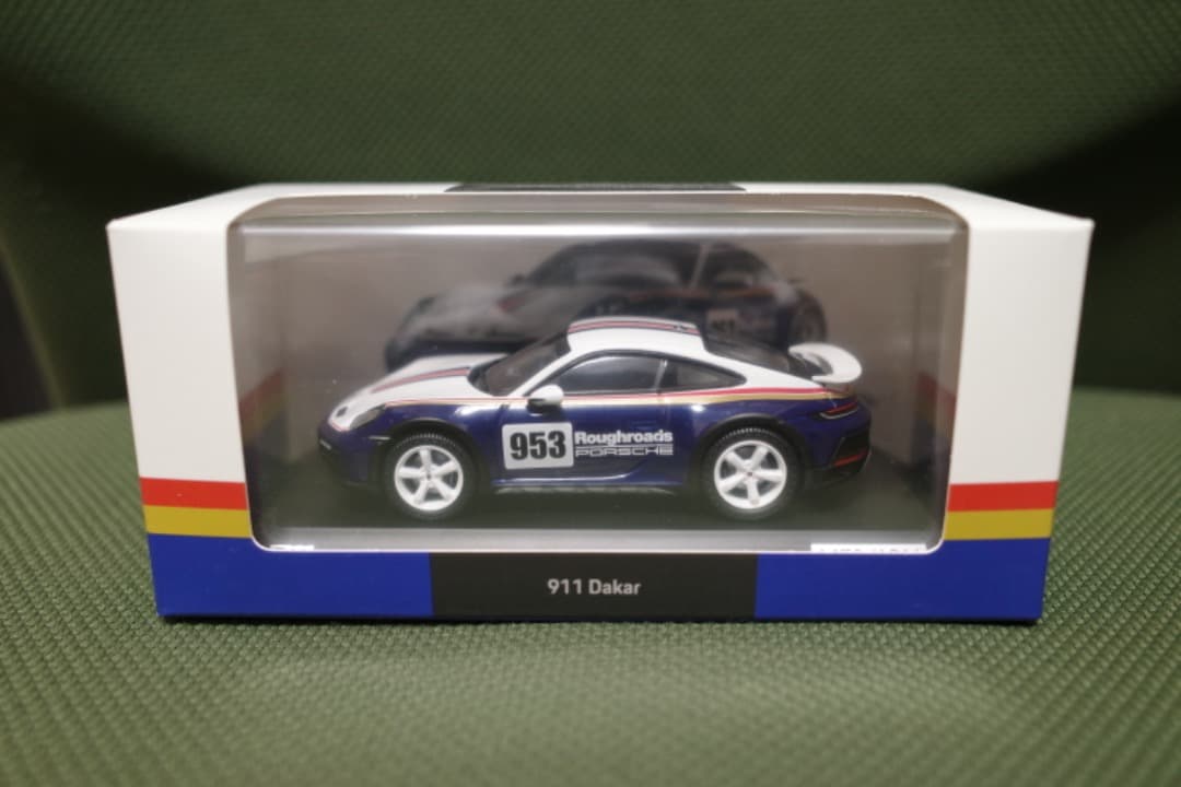 Porsche 911 Dakar 1:43 ミニカー