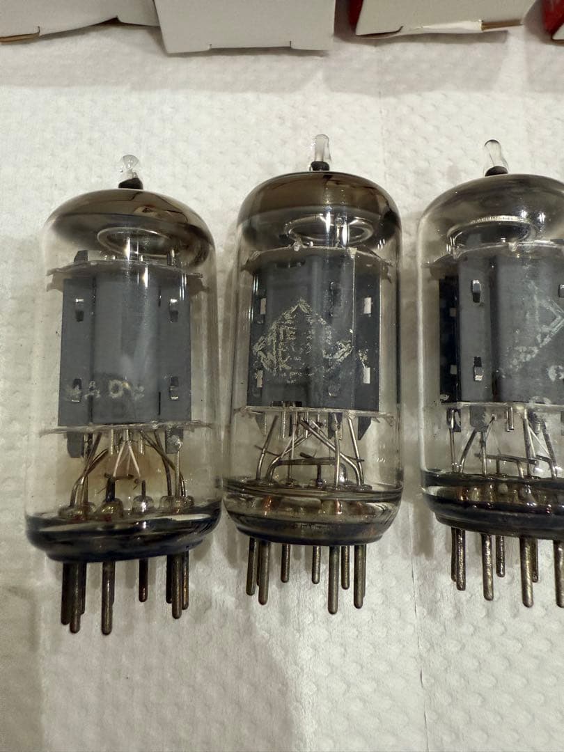 TELEFUNKEN ECC83/12AX7 ダイヤマーク付き 真空管 4本