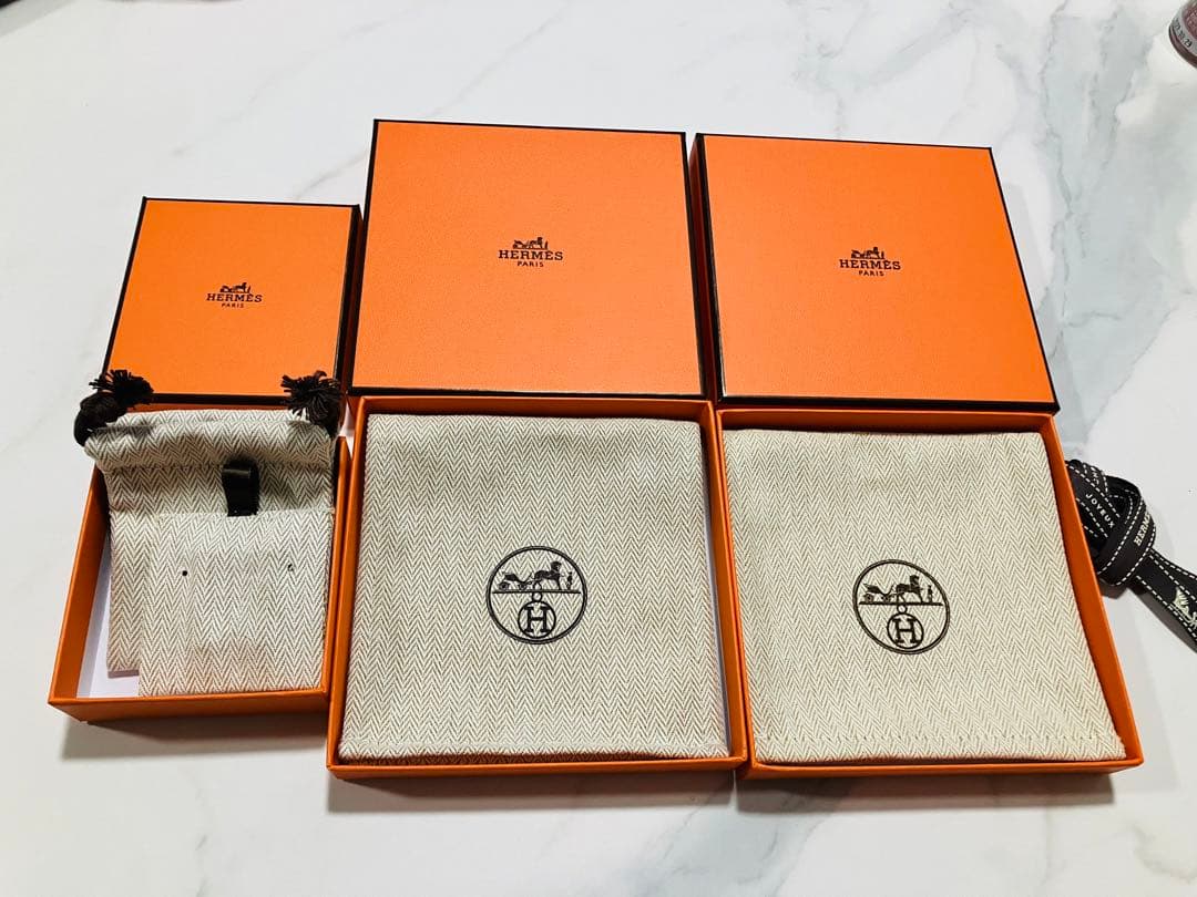 HERMES ギフト箱 3個　ピアス　バングル　ブレスレット　アクセサリー　空箱
