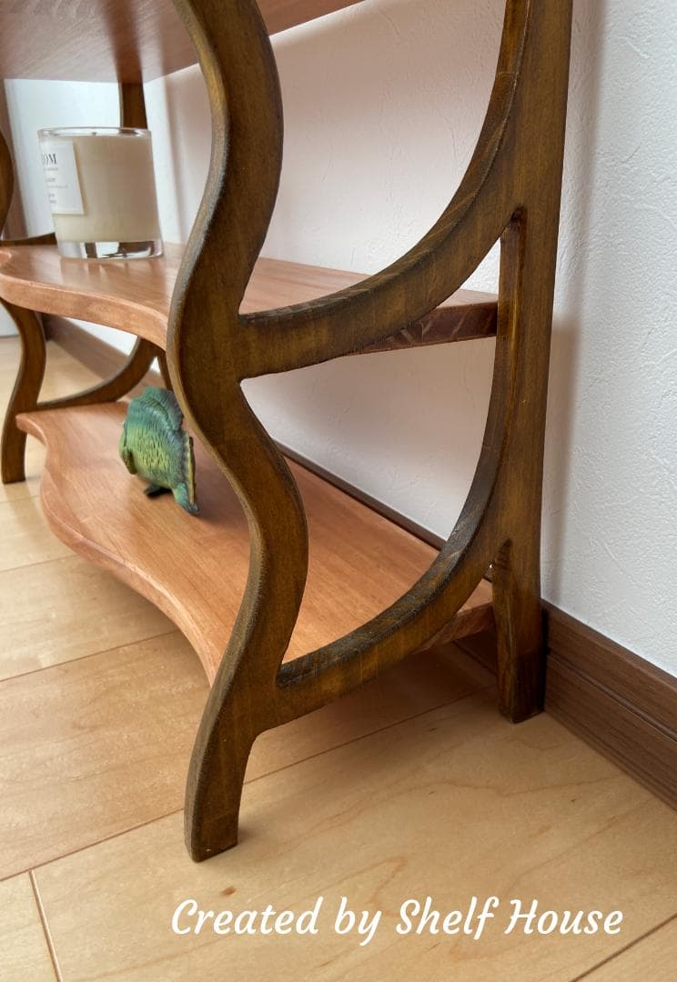 アンティーク調の曲線木製棚 K