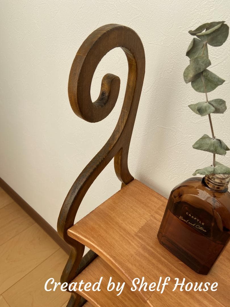 アンティーク調の曲線木製棚 K