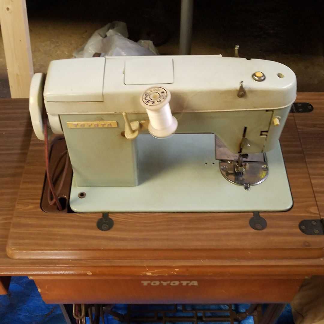 トヨタ製、アンティークミシン