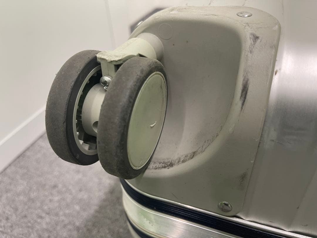 絶版　貴重　リモワ RIMOWA シルバーインテグラル 78L マルチ４輪