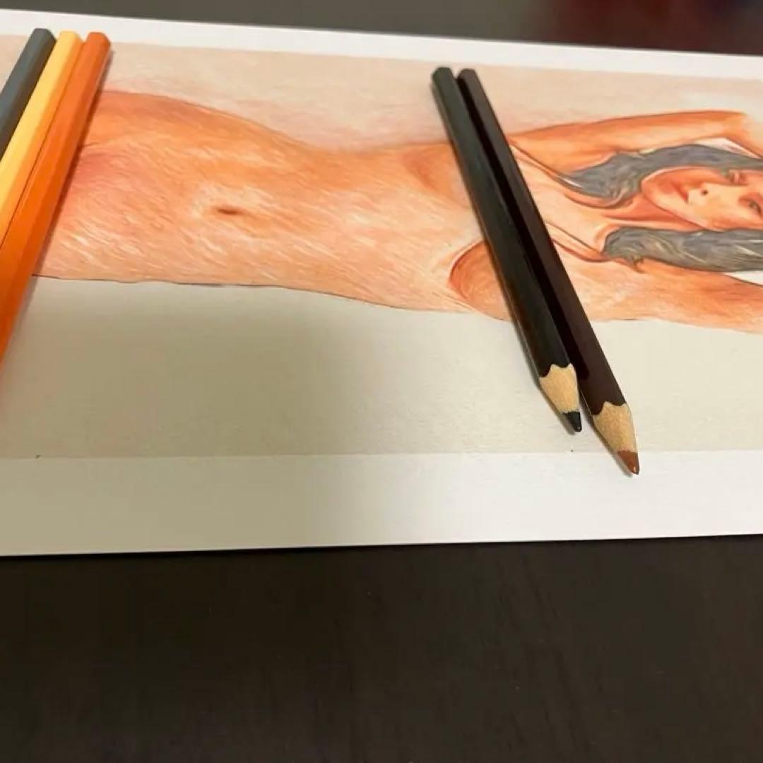 女優画16 額装品　額縁寸法32.7㎝×24.0㎝×1.5㎝　色鉛筆画　定款付