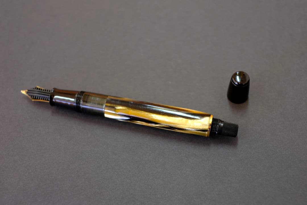 加藤製作所　セルロイド万年筆　金ペン　K14