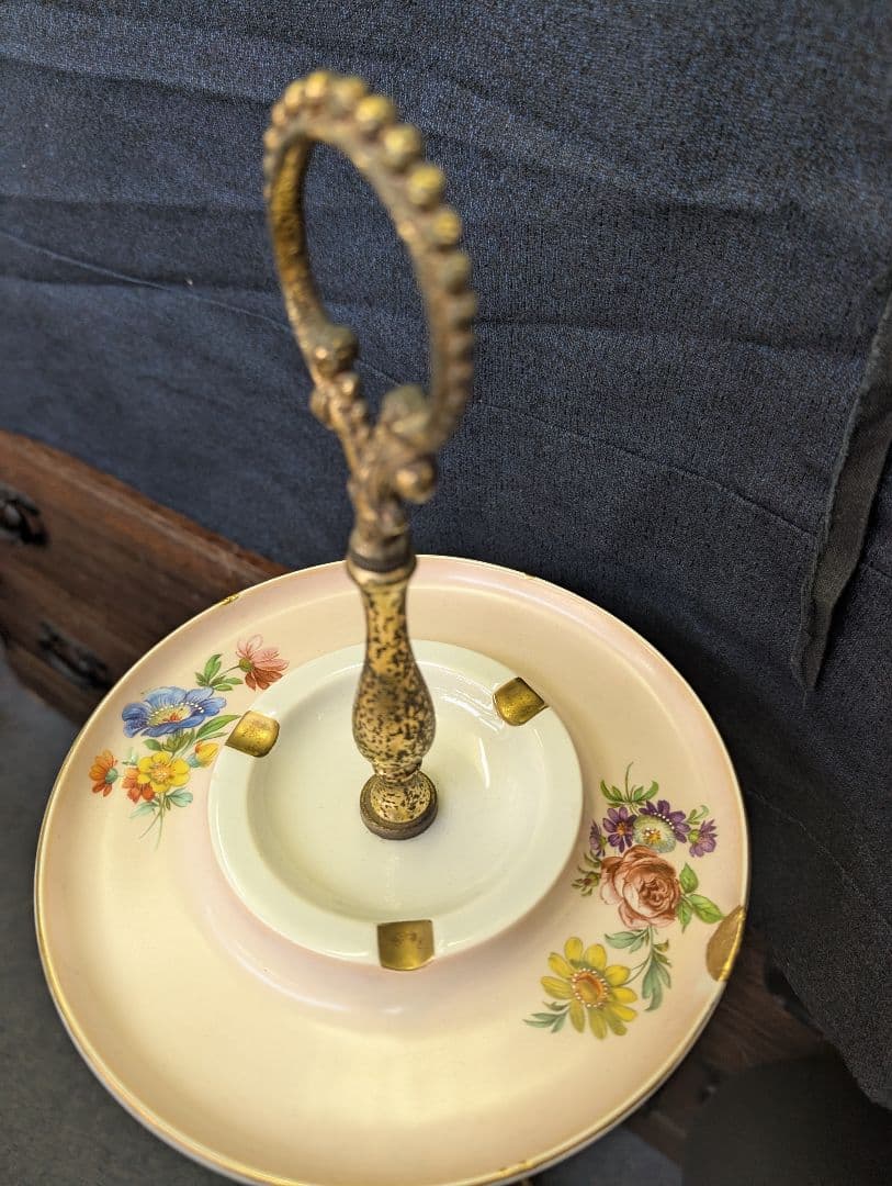 kazue　イタリー製　ヴィンテージ　スタンド式　灰皿　 花柄　ロココ調