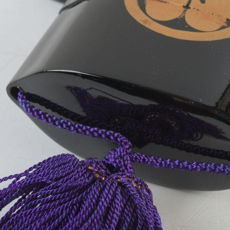 時代提げ物　黒漆　三つ葉葵蒔絵　印籠　薬入　根付　緒締め玉　C　9455